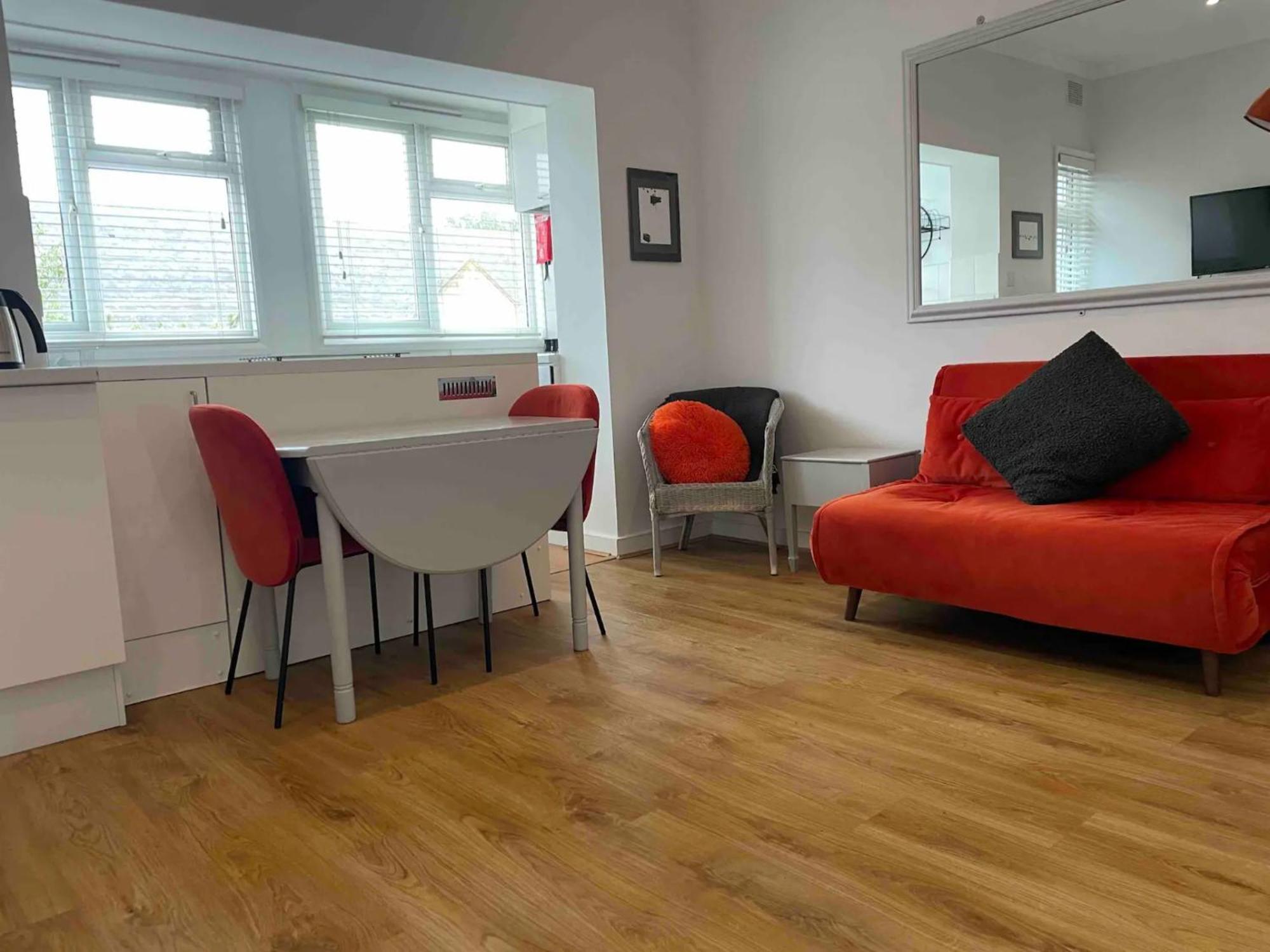 Flat In The Heart Of Leigh On Sea Less Than 2 Miles From The Beach Southend-on-Sea Exterior foto