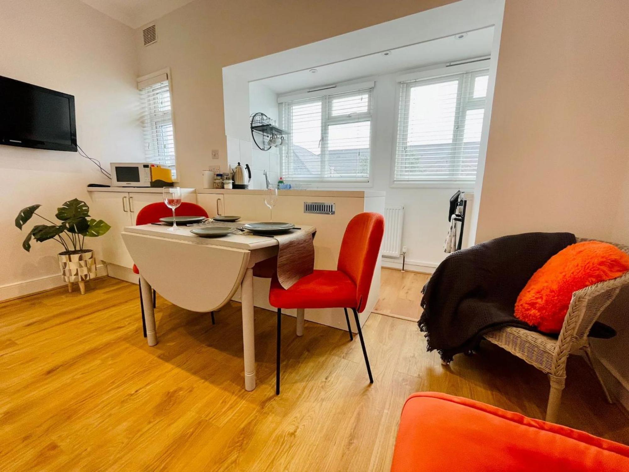 Flat In The Heart Of Leigh On Sea Less Than 2 Miles From The Beach Southend-on-Sea Exterior foto